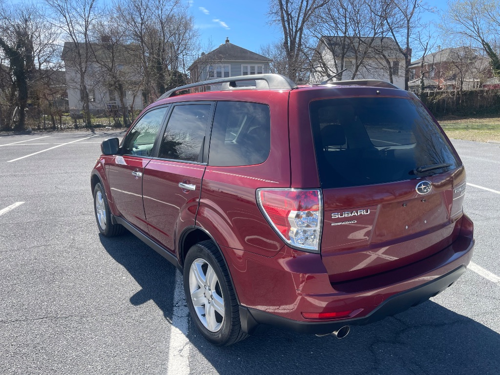 2010 Subaru Forester X Limited photo 8