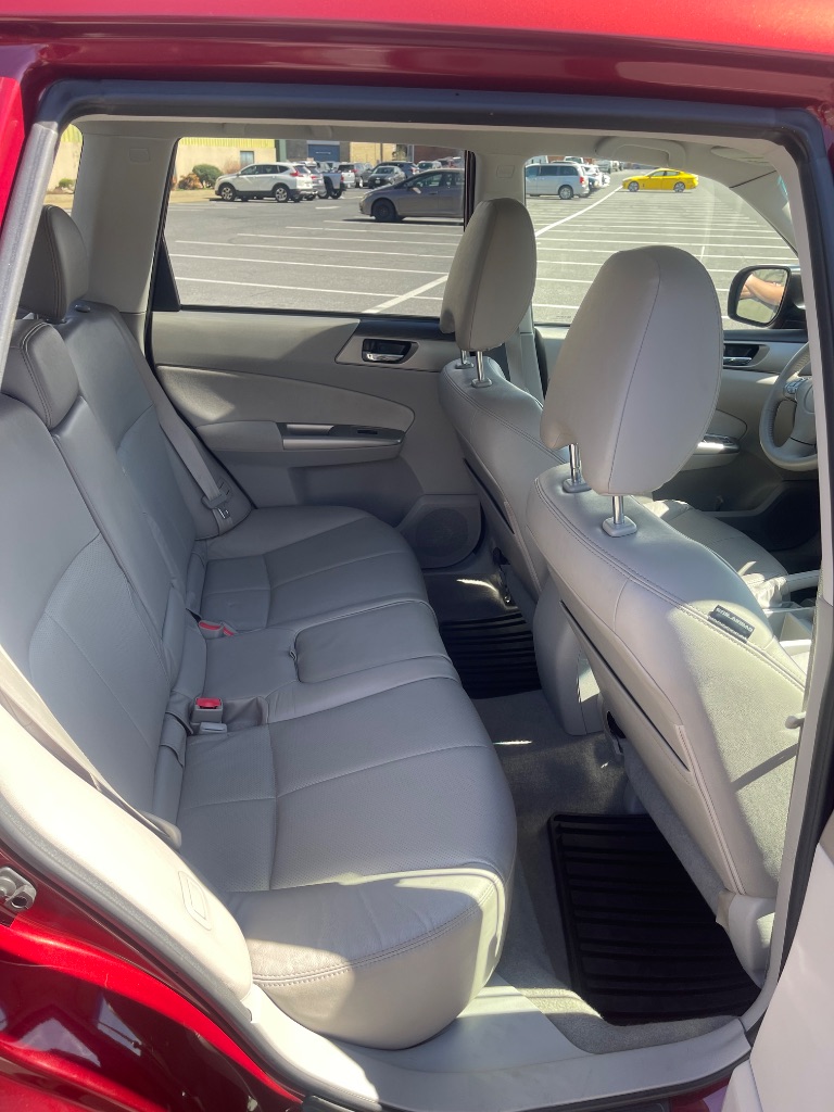 2010 Subaru Forester X Limited photo 20