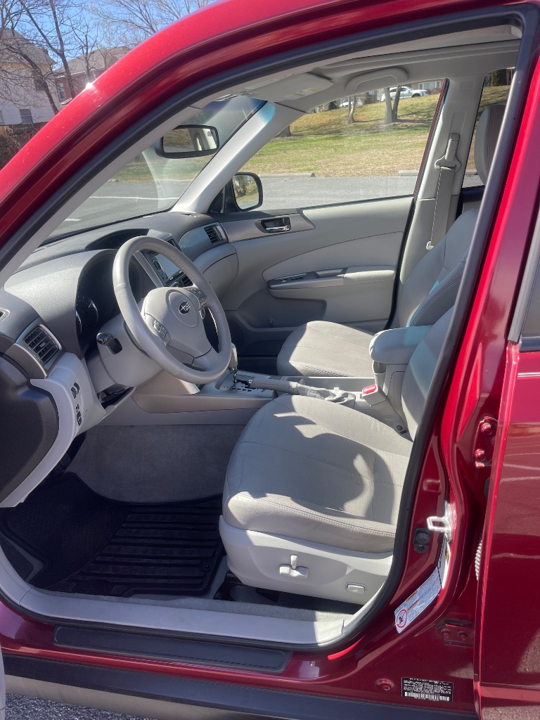 2010 Subaru Forester X Limited photo 18