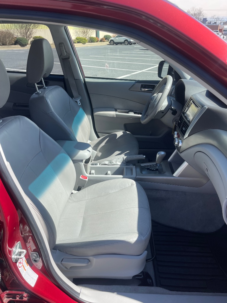 2010 Subaru Forester X Limited photo 19