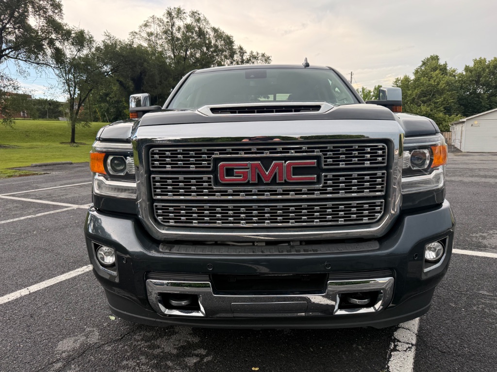 2018 Gmc Sierra 2500 Denali photo 3