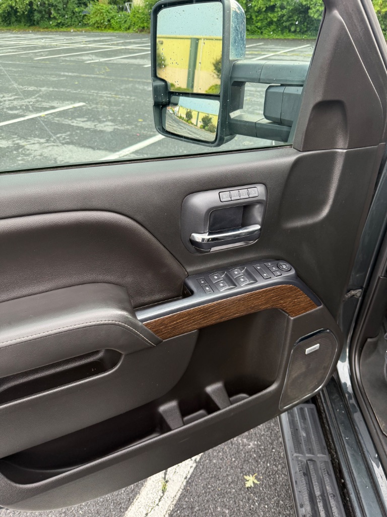 2018 Gmc Sierra 2500 Denali photo 11
