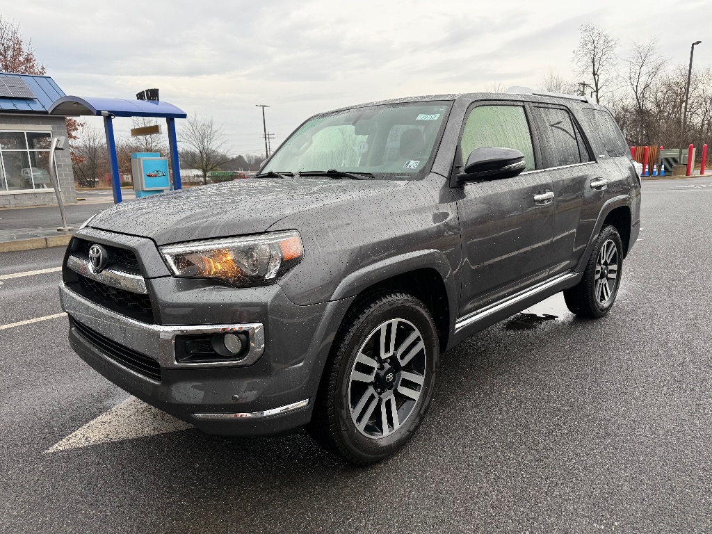 2018 Toyota 4Runner Limited's photo