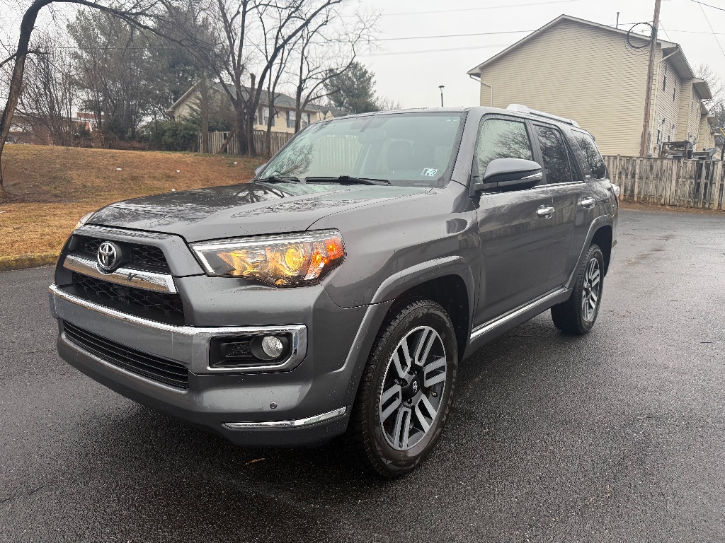 2018 Toyota 4Runner Limited's photo
