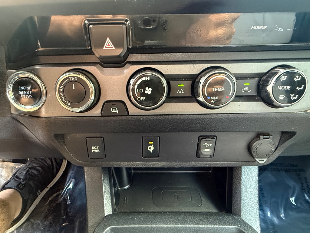2017 Toyota Tacoma TRD Sport - Photo 17