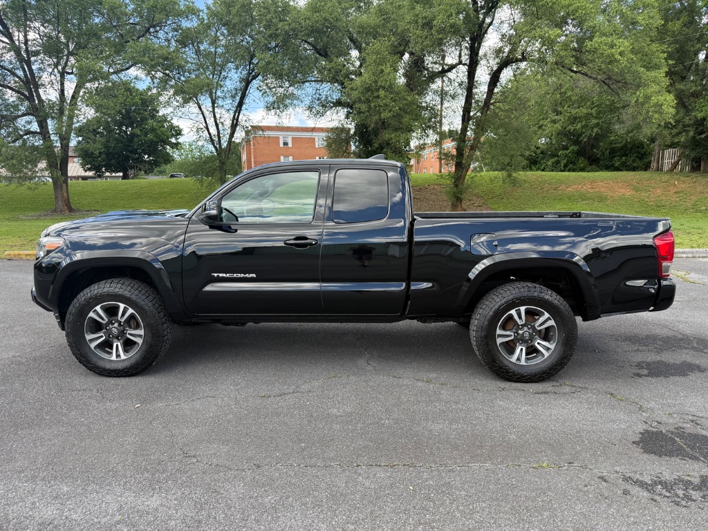 2017 Toyota Tacoma TRD Sport - Photo 8