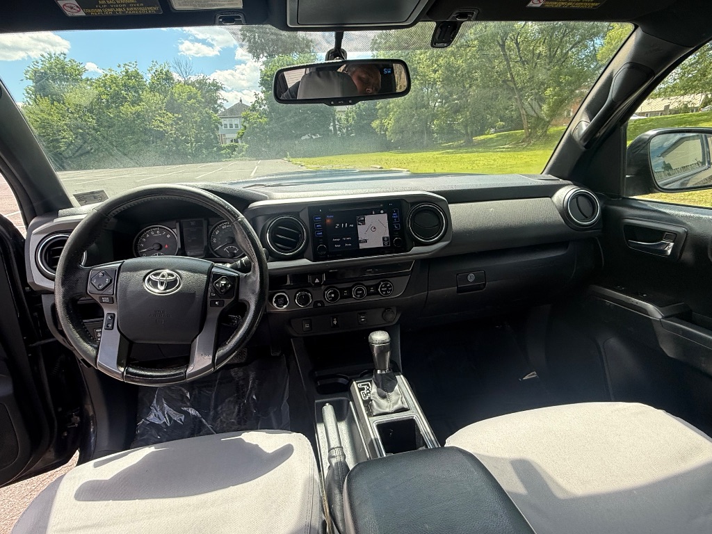 2017 Toyota Tacoma TRD Sport - Photo 19