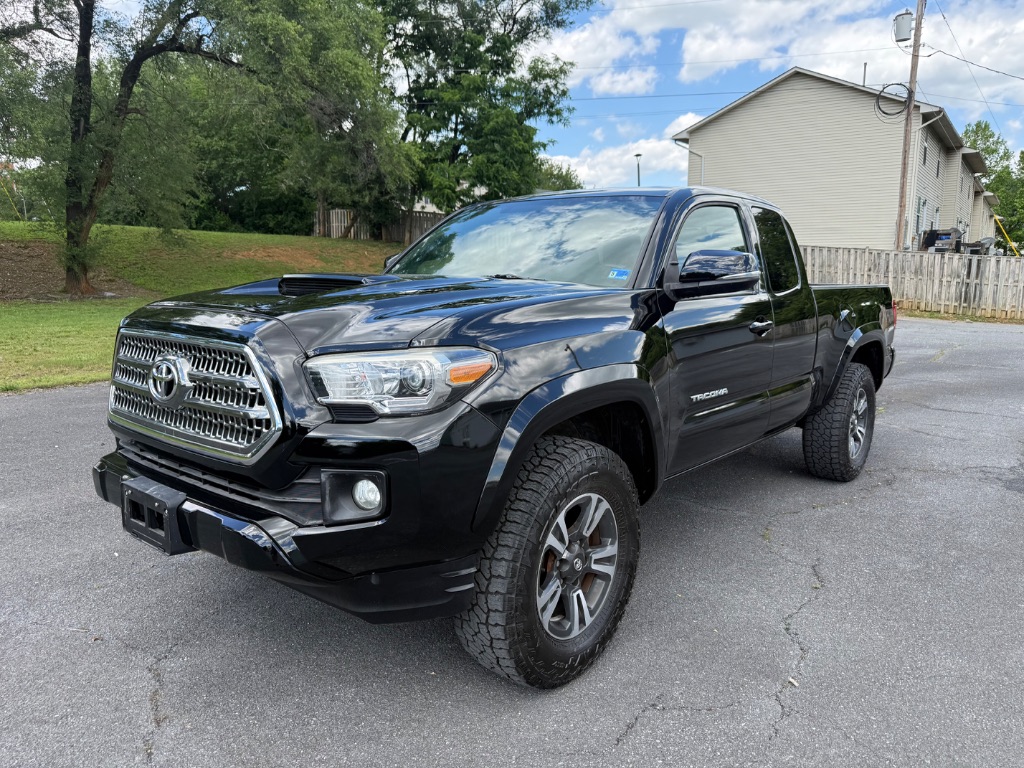2017 Toyota Tacoma TRD Sport Access Cab V6 Auto Std Bed's photo