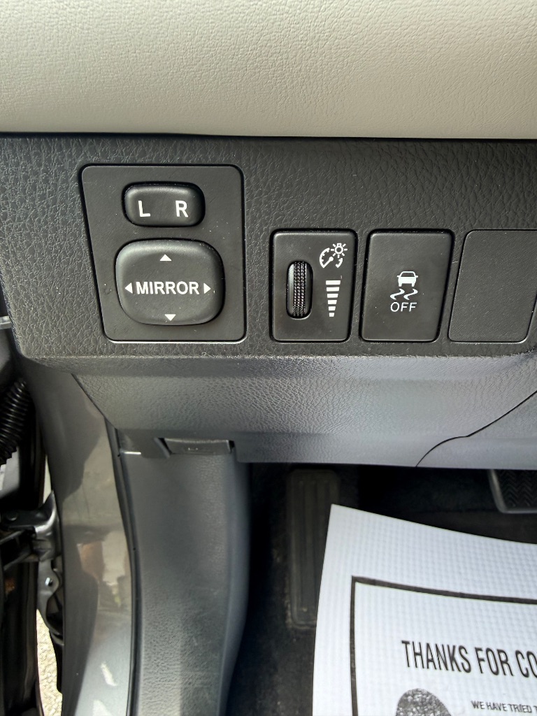 2013 Toyota RAV4 XLE - Photo 11