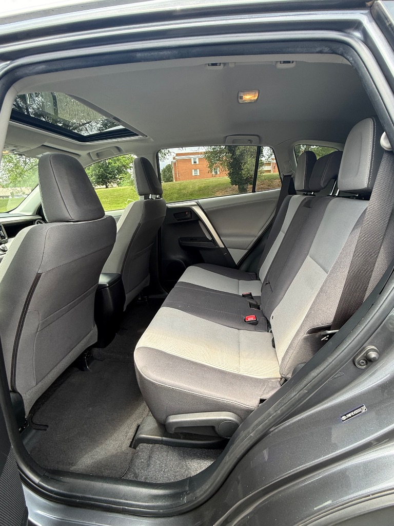 2013 Toyota RAV4 XLE - Photo 24