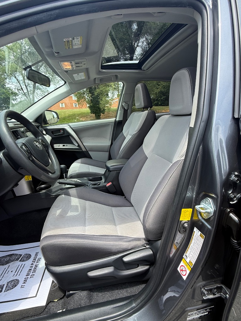 2013 Toyota RAV4 XLE - Photo 21