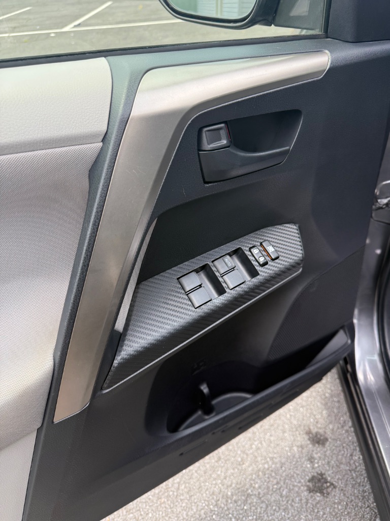 2013 Toyota RAV4 XLE - Photo 10