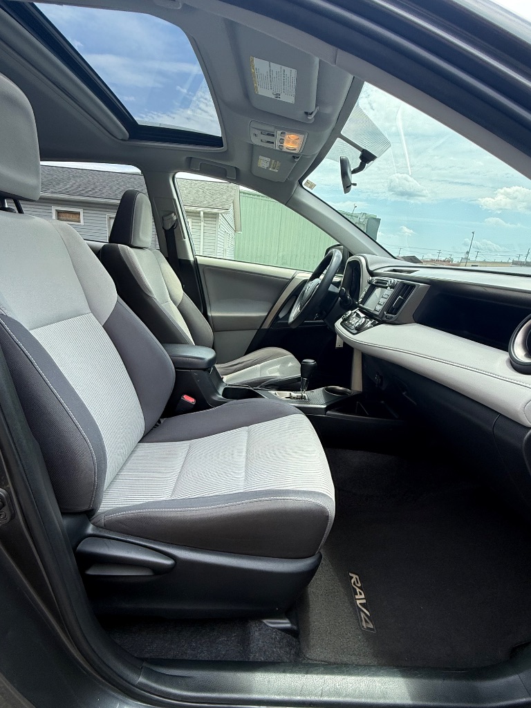 2013 Toyota RAV4 XLE - Photo 22