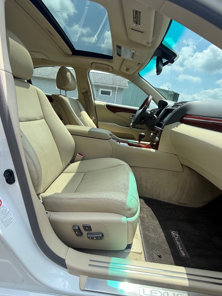 2012 Lexus LS Base - Photo 21
