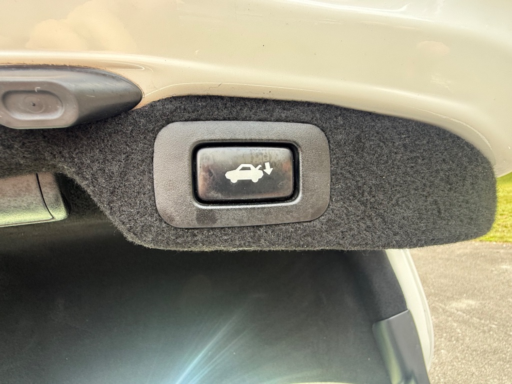 2012 Lexus LS Base - Photo 25