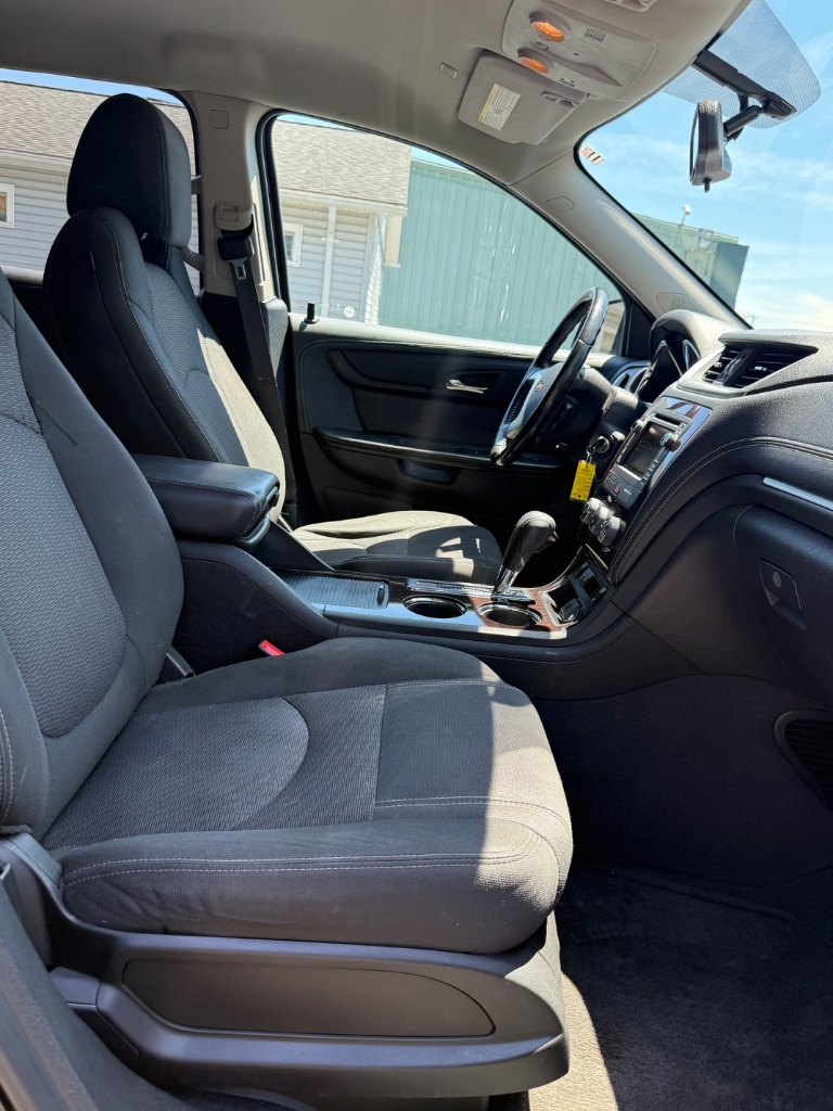 2017 Chevrolet Traverse 1LT - Photo 21