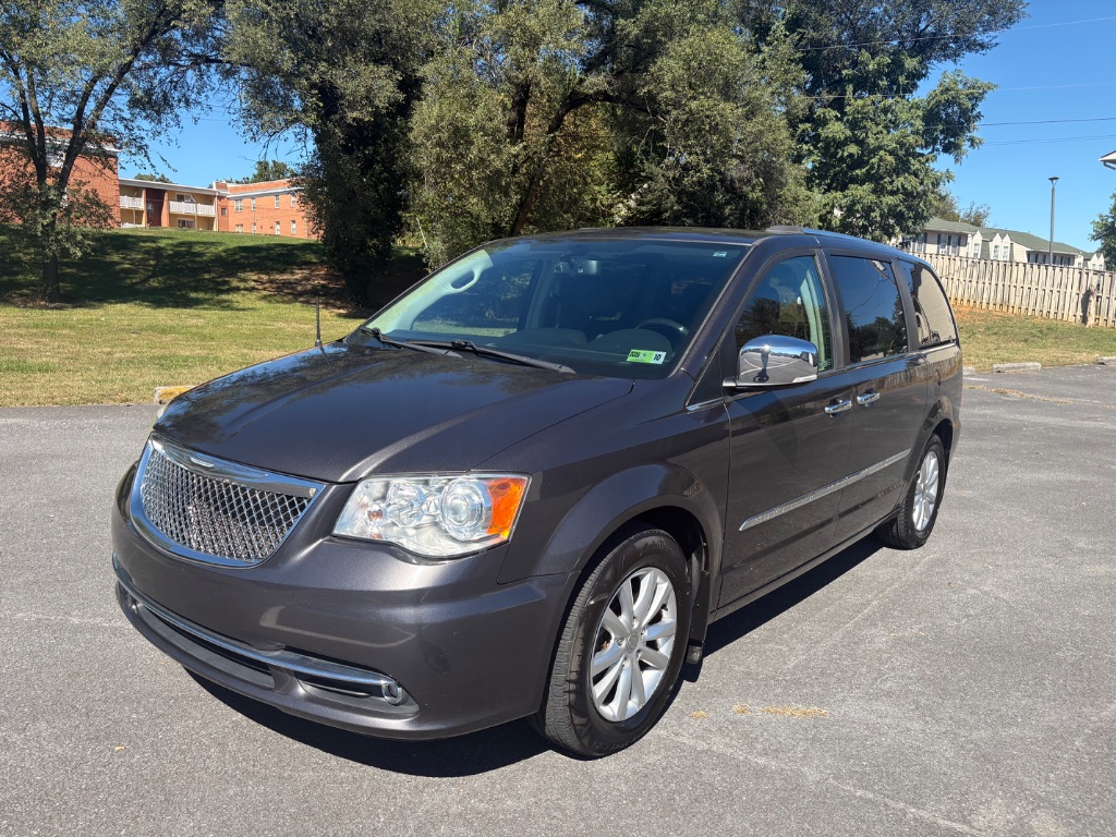 2015 Chrysler Town & Country Limited Platinum